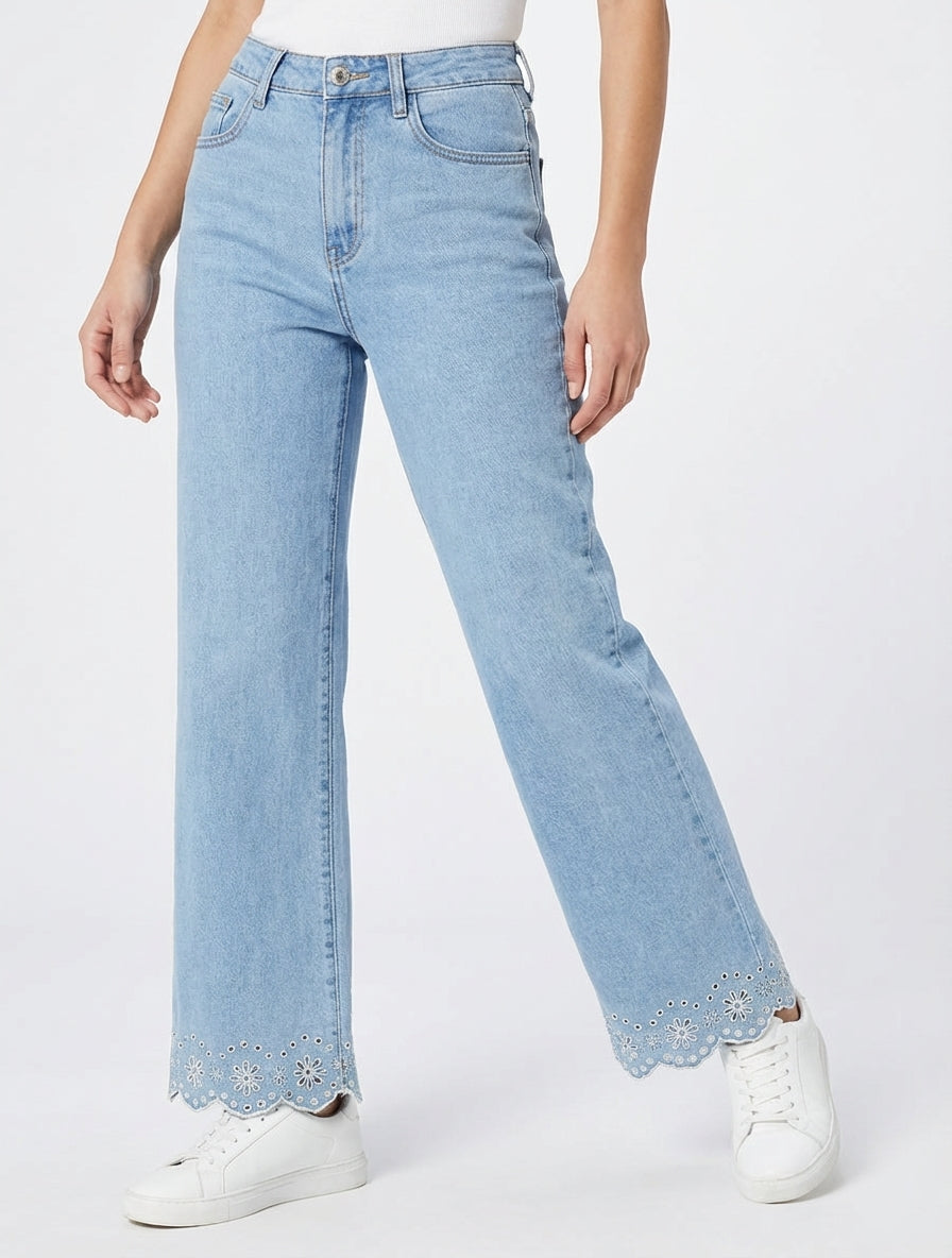 Jean a gamba larga con motivo floreale traforato - Blu