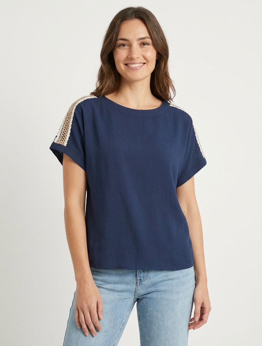 Top a maniche corte con ricami traforati - Marina