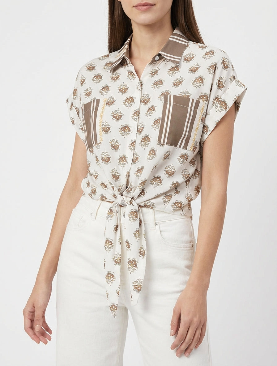 Camicia corta da annodare con stampa floreale. - Marrone