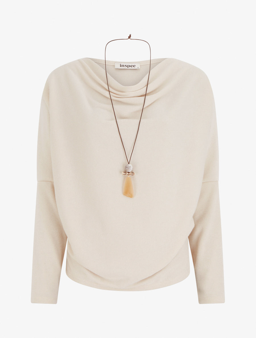 Maglia sottile a maniche pipistrello e collo a cascata. - Beige
