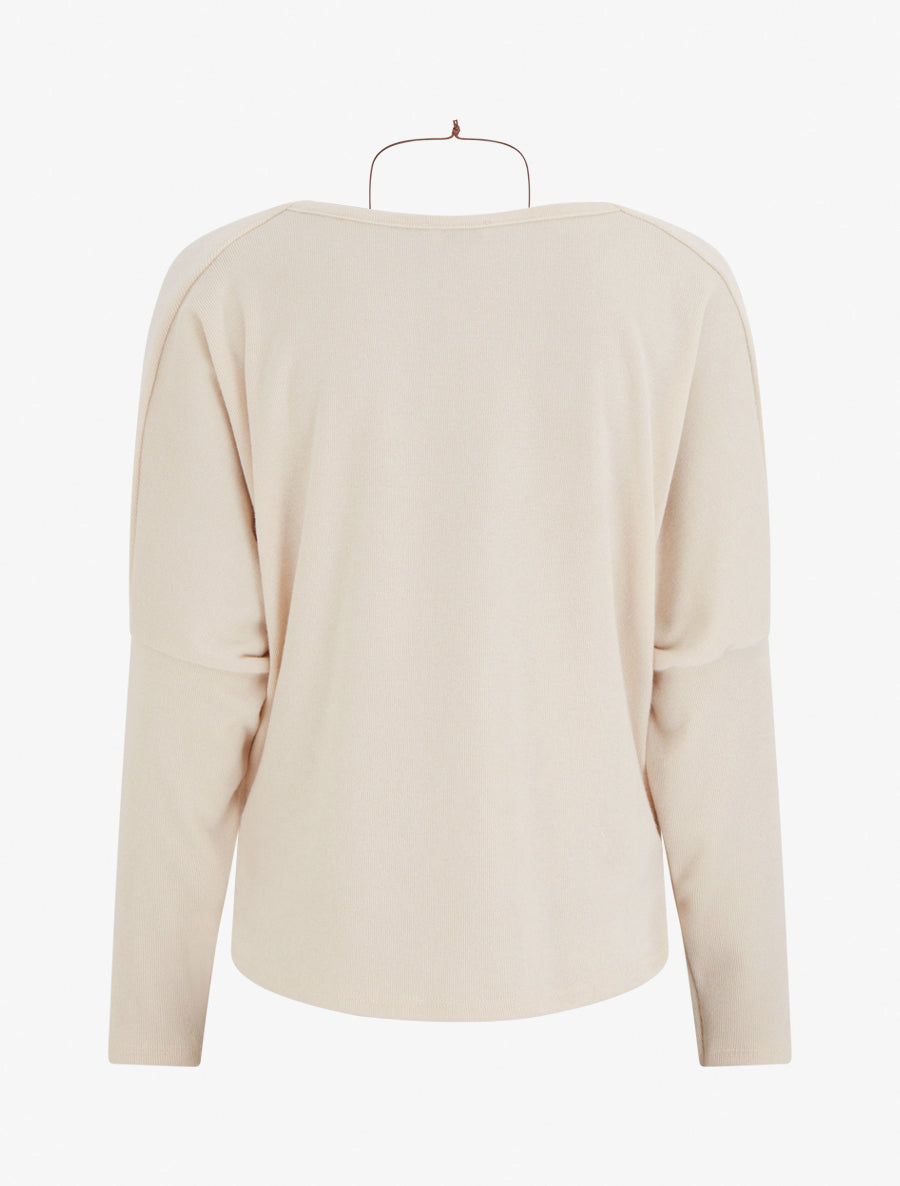 Maglia sottile a maniche pipistrello e collo a cascata. - Beige