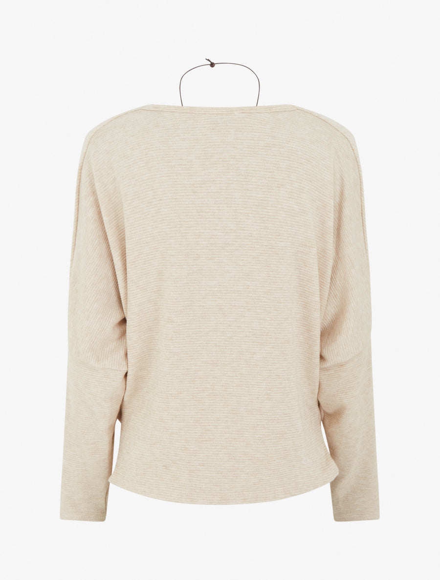 Maglione a coste con maniche pipistrello e collo a cascata. - Beige