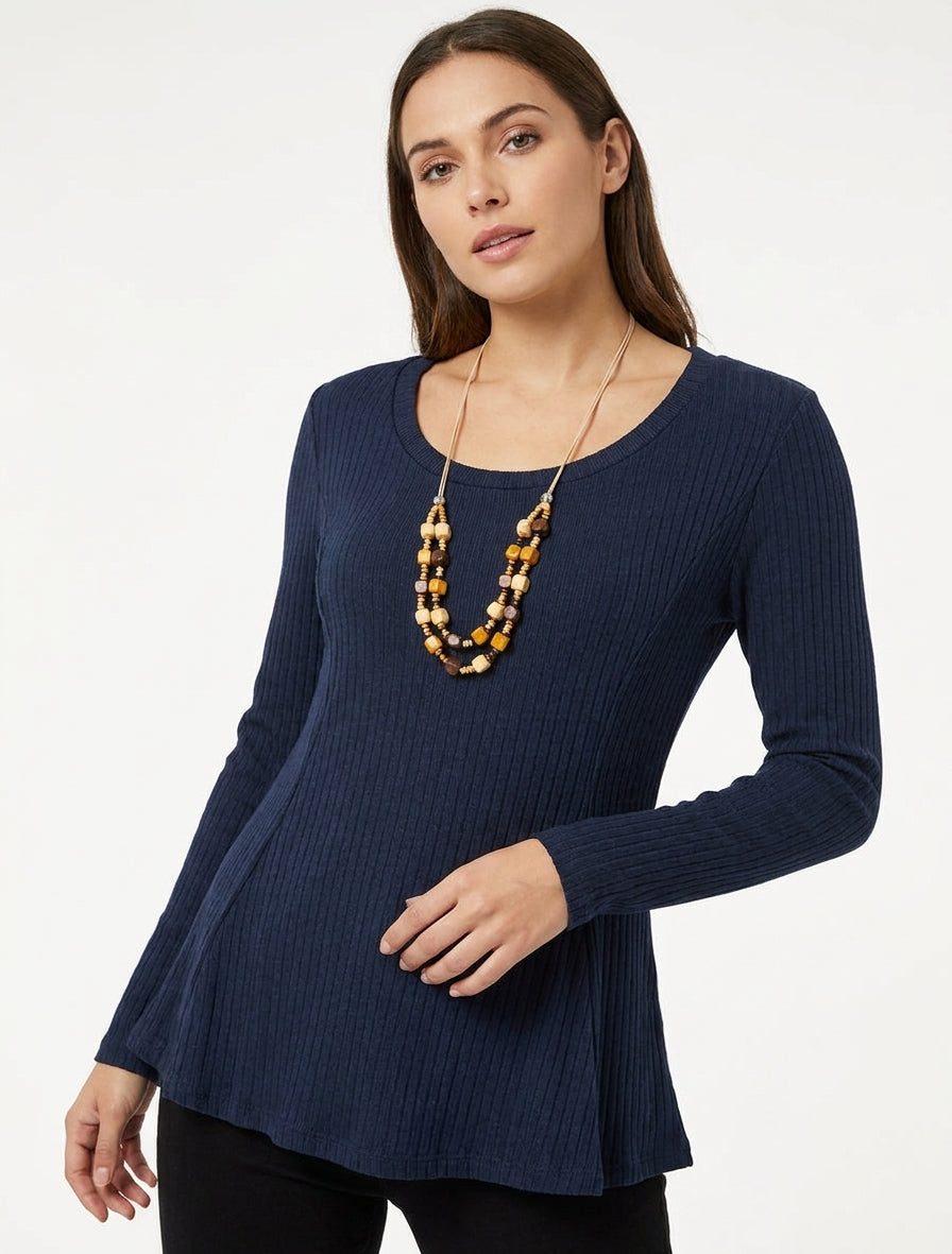 Maglione a coste con taglio svasato e collo rotondo. - Marina