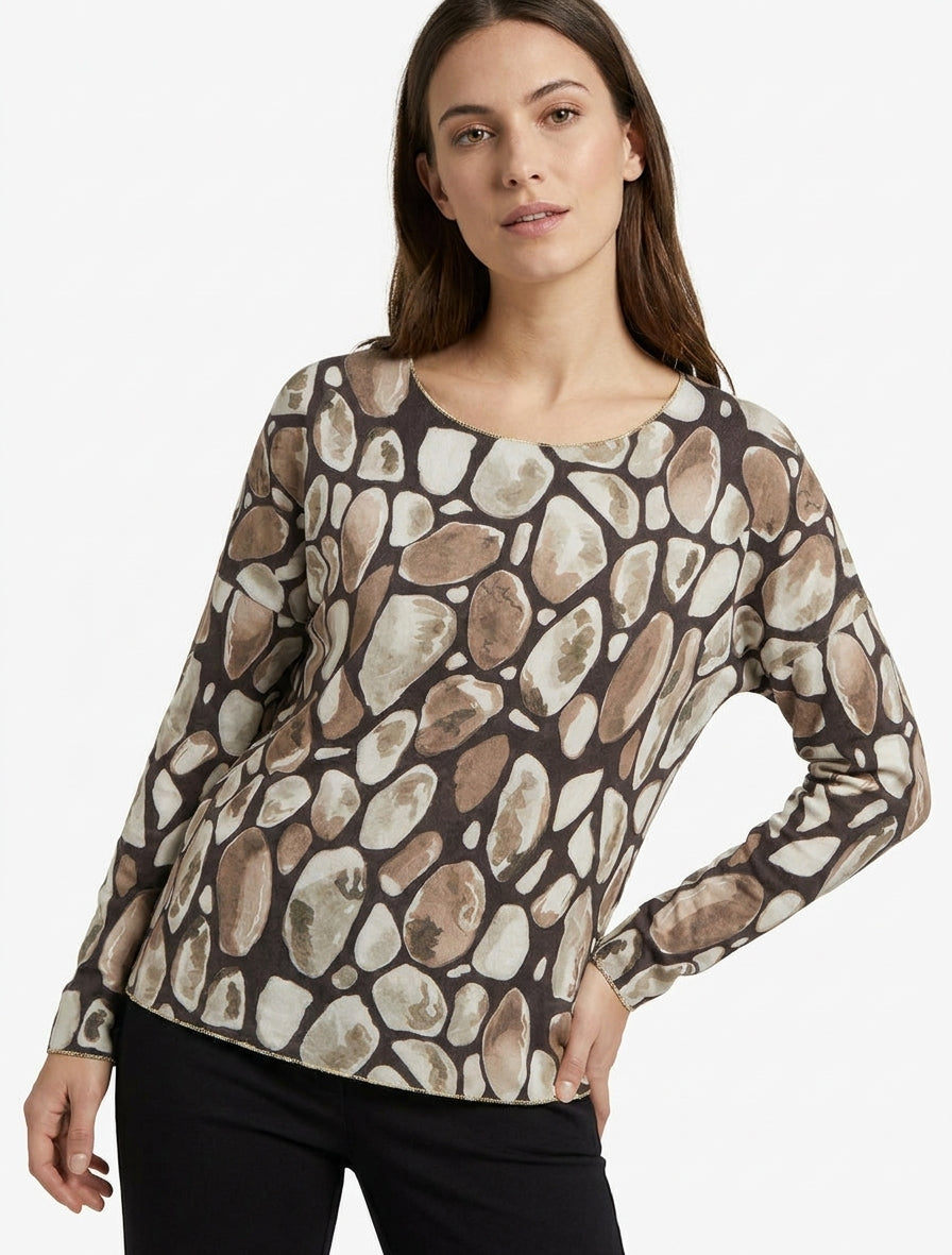 Maglione leggero a girocollo con stampa ciottoli. - Marrone