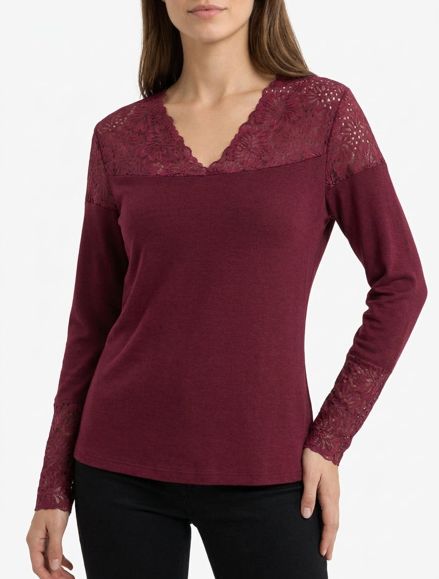 Maglione leggero con scollo a V e polsini in pizzo. - Feccia di vino