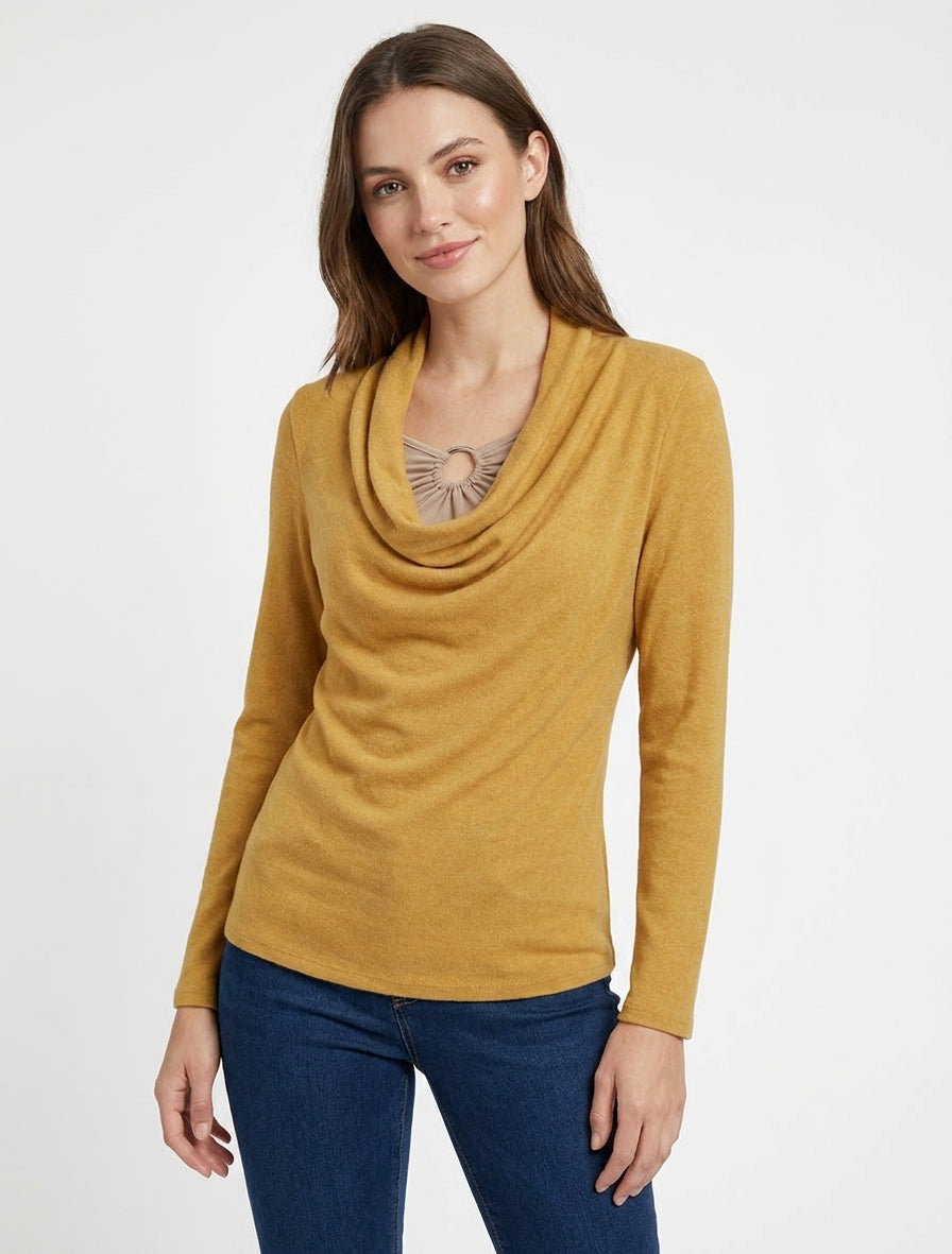 Maglia dritta effetto doppio con collo a cascata e gioiello - Moutarde/beige