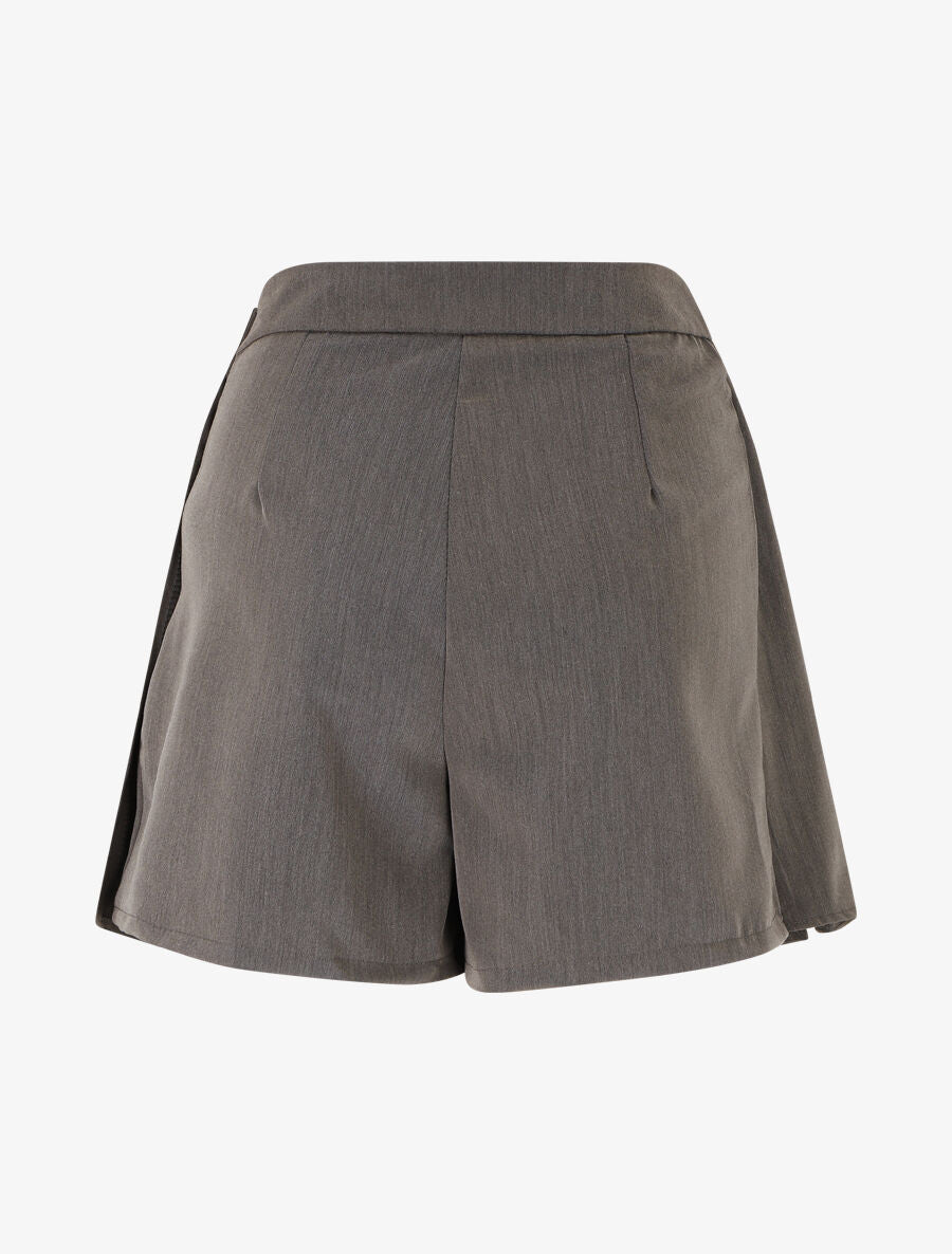 Short plissé trompe-l&