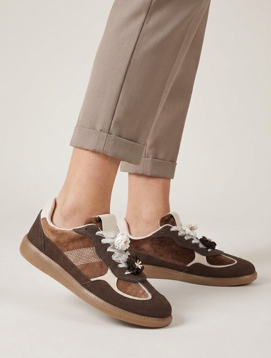 Sneakers con inserti in velluto - Cioccolato
