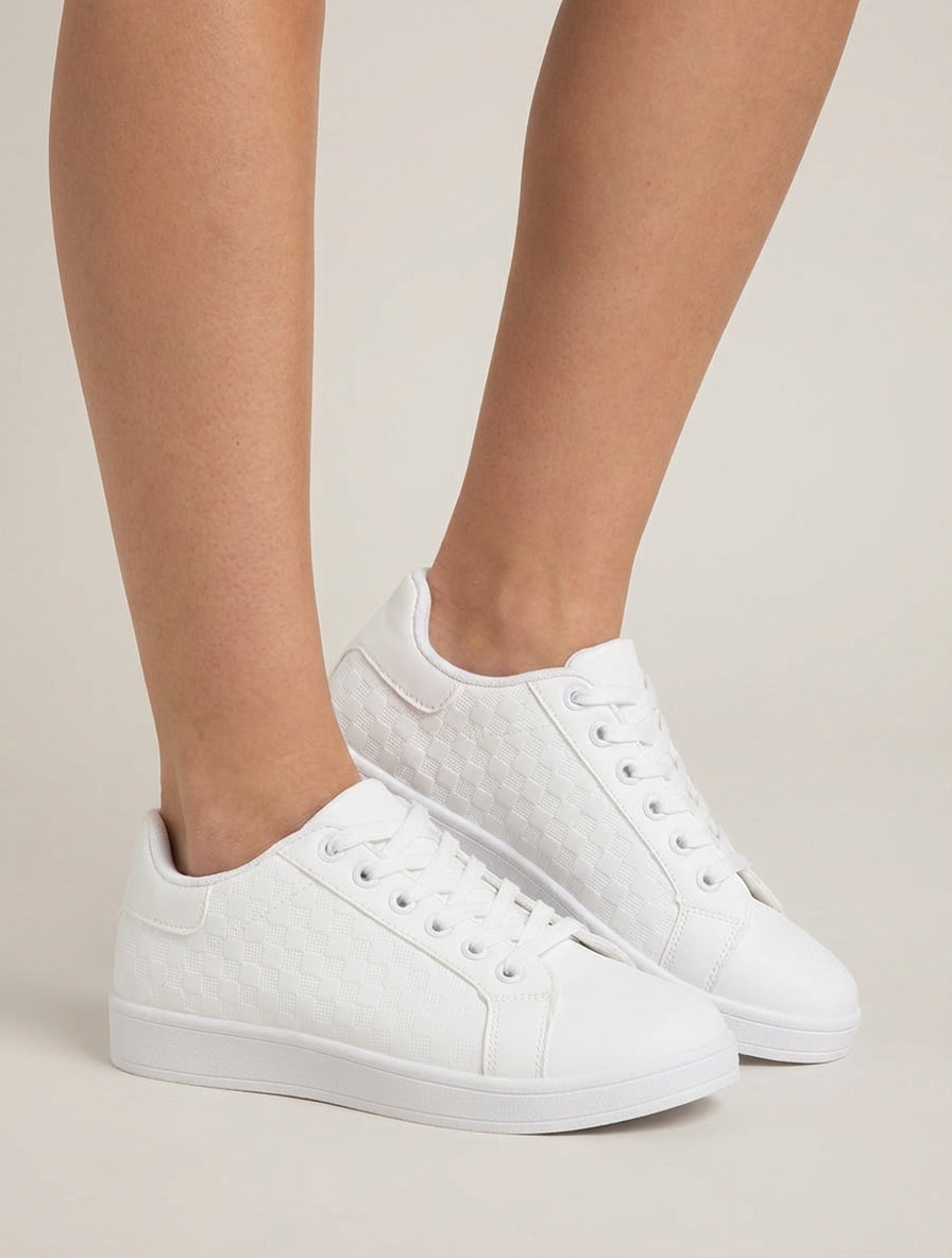 Sneakers in finta pelle a motivo a scacchi - Bianco