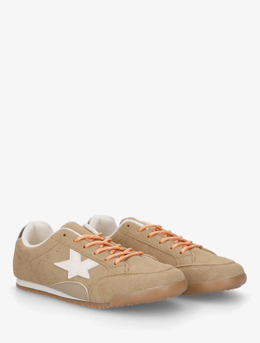 Sneakers in camoscio con rinforzo a contrasto. - Chameau