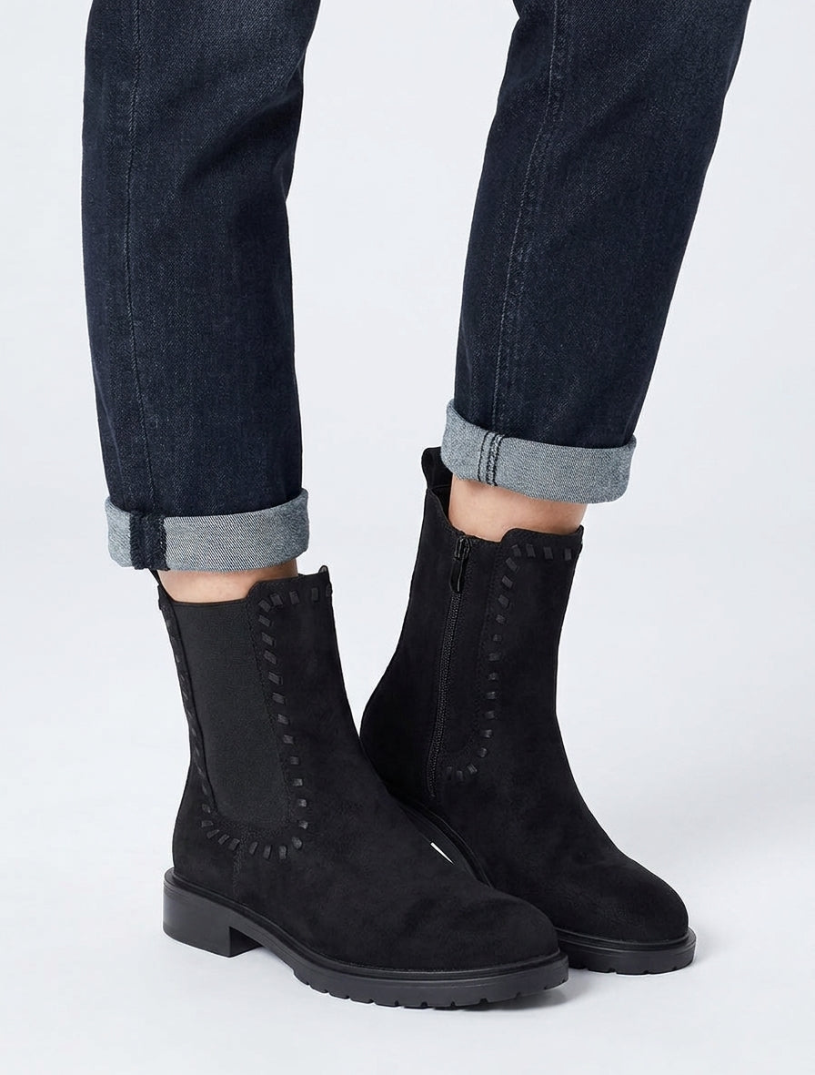 Stivaletti elasticizzati in simil camoscio - Nero