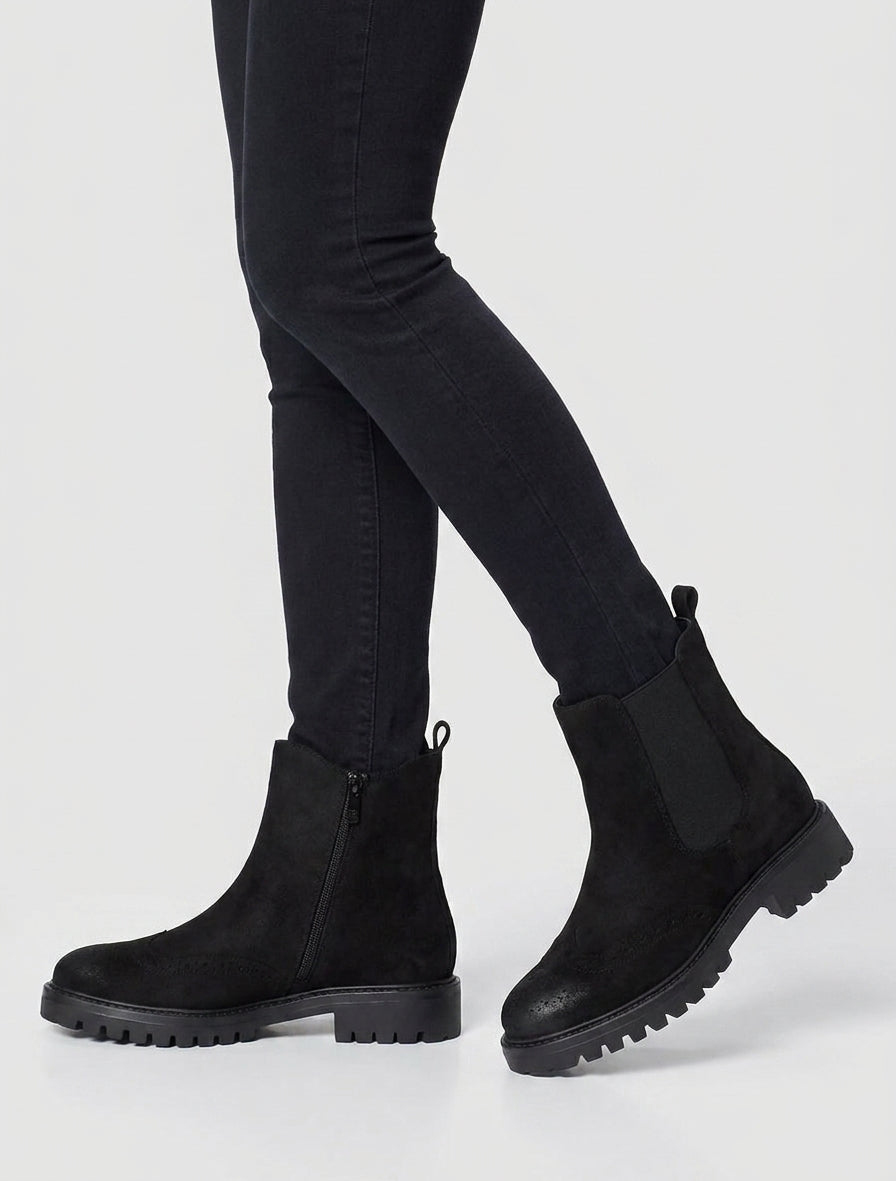 Stivaletti elasticizzati in simil camoscio - Nero