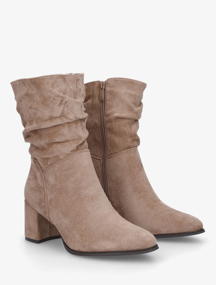 Bottines froncées en suédine à bout pointu - Taupe - 4