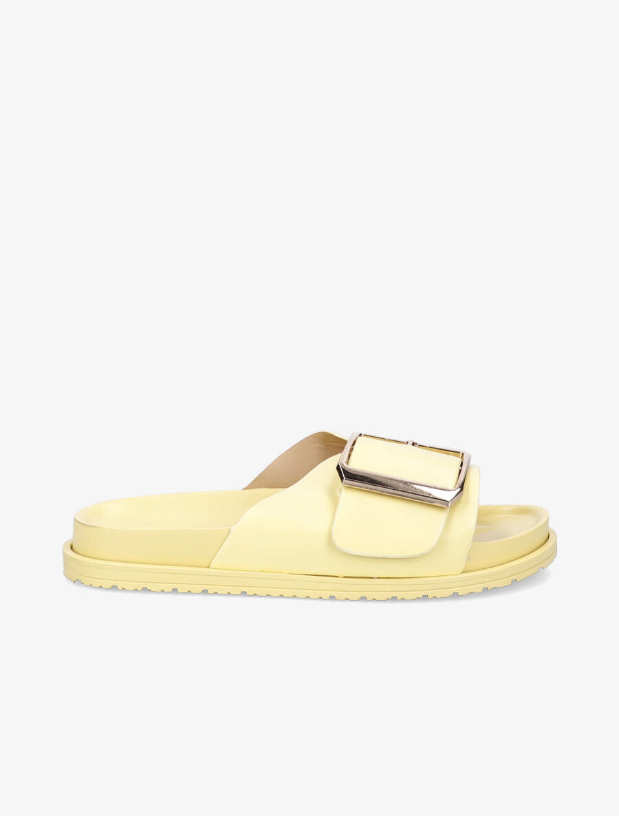 Claquettes en simili à boucle métallique - Jaune - 2