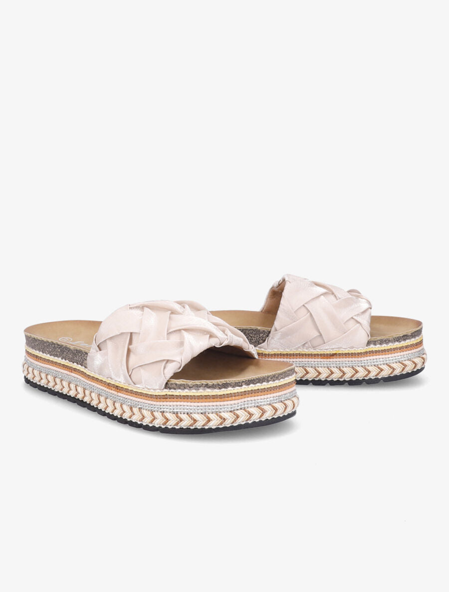 Claquettes en simili à plateforme stylisée - Beige - 4