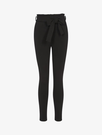Pantalon coupe carotte à taille volantée - noir - 1