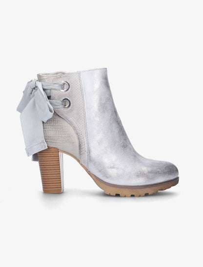 Bottines à effet vieilli et noeuds - gris clair - 2