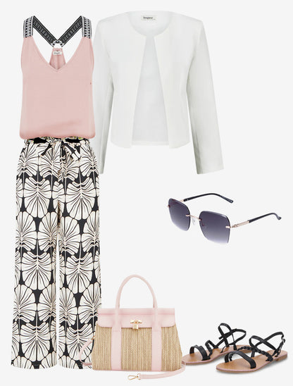 Look Adrienna - 1