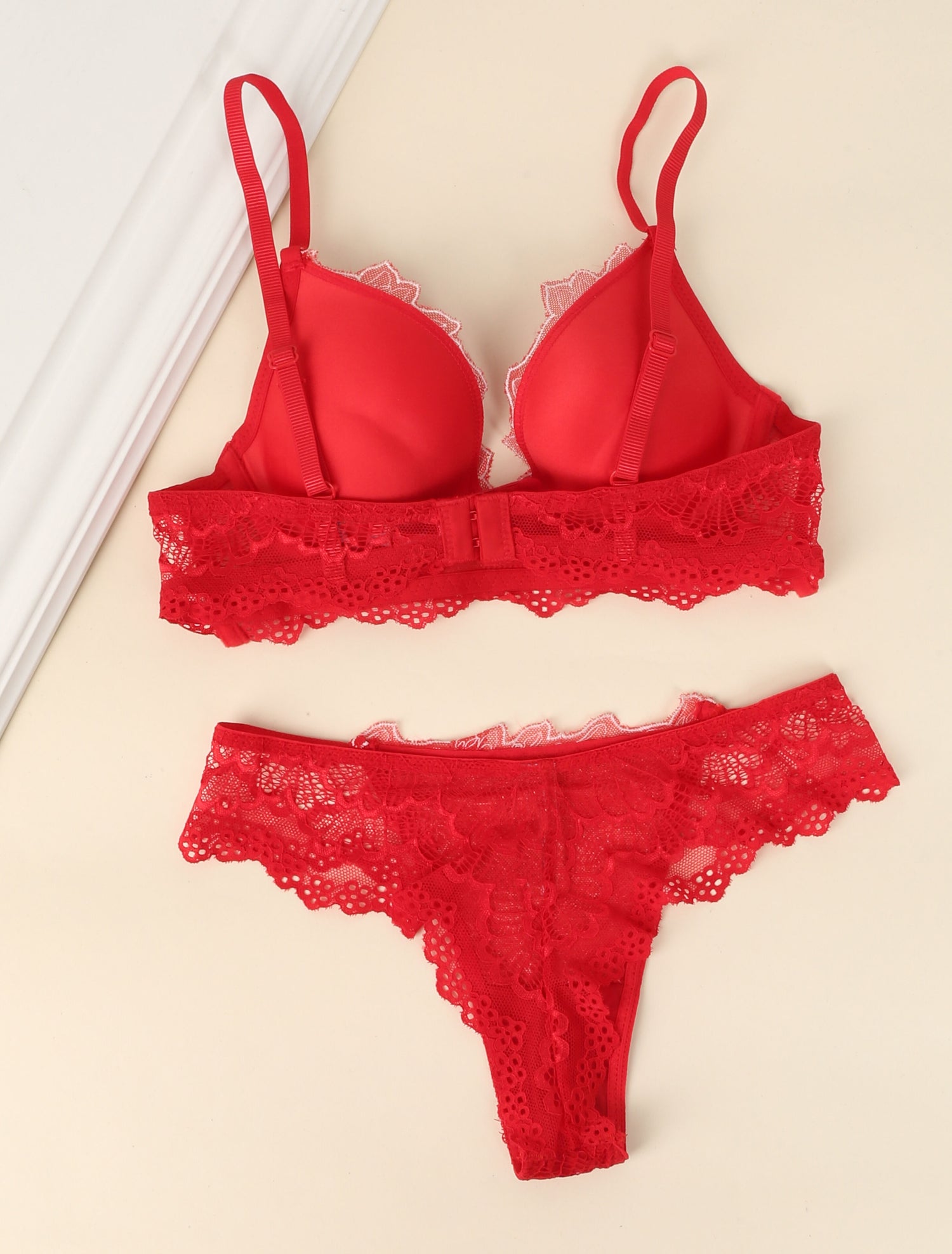 Ensemble à broderie contrastante - Rouge - 2