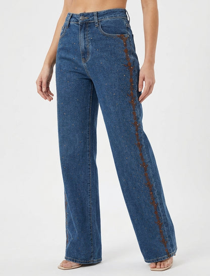 Jeans a gamba larga con strass e ricami floreali - Blu denim