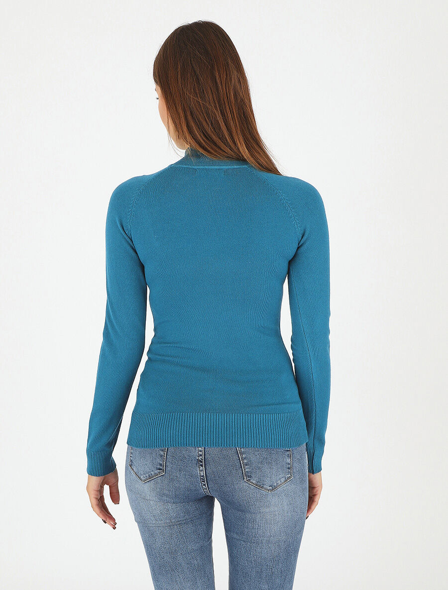 Pull fin uni et boutons décoratifs - Bleu canard - 5