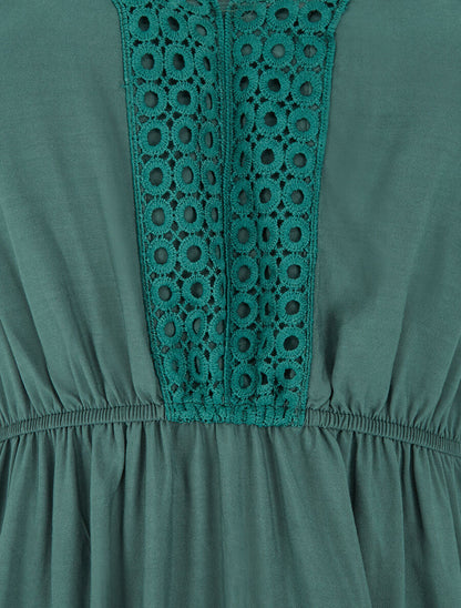 Robe longue évasée à empiècements en dentelle ajourée - Vert foncé - 3
