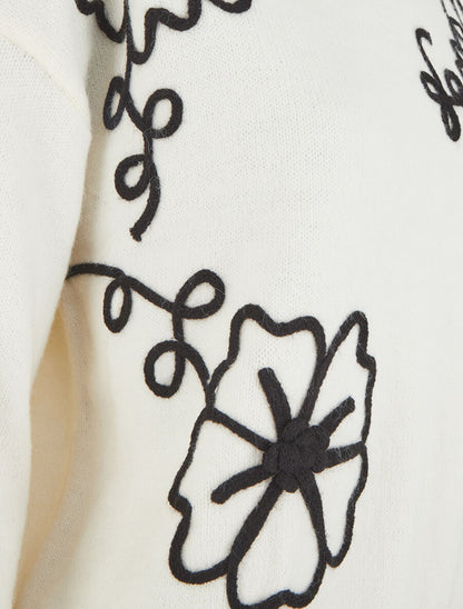 Pull droit à fleurs brodées - Blanc - 3