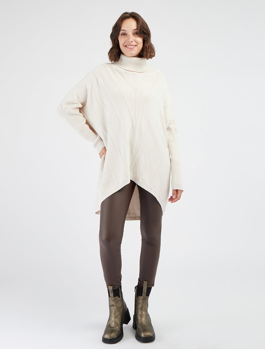 Maglione lungo a collo alto a tinta unita - Beige