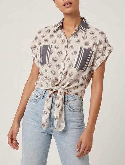 Camicia corta da annodare con stampa floreale. - Grigio scuro