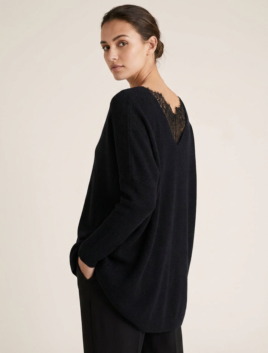Maglione lungo con dettaglio in pizzo sul retro. - Nero
