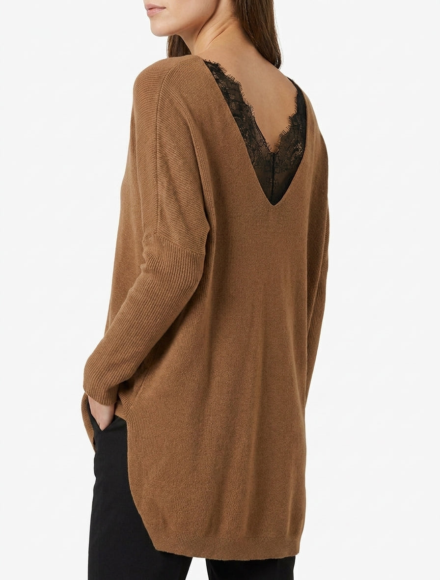 Maglione lungo con dettaglio in pizzo sul retro. - Chameau