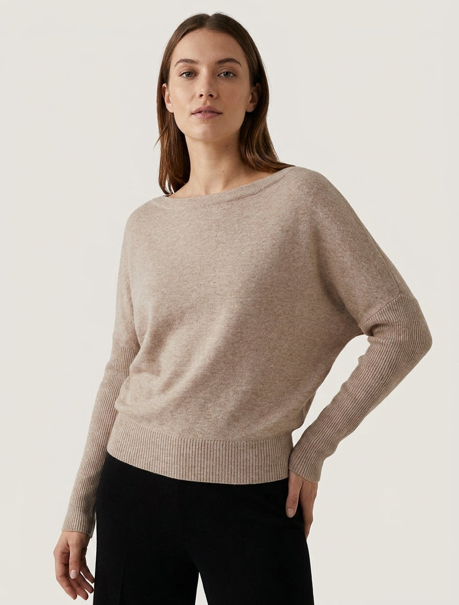 Maglione dritto con maniche a pipistrello e scollo a barchetta. - Talpa