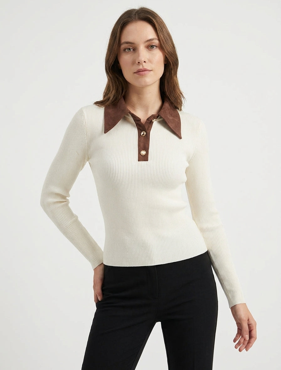 Maglione sottile in maglia con colletto abbottonato in suedine. - Ecrù