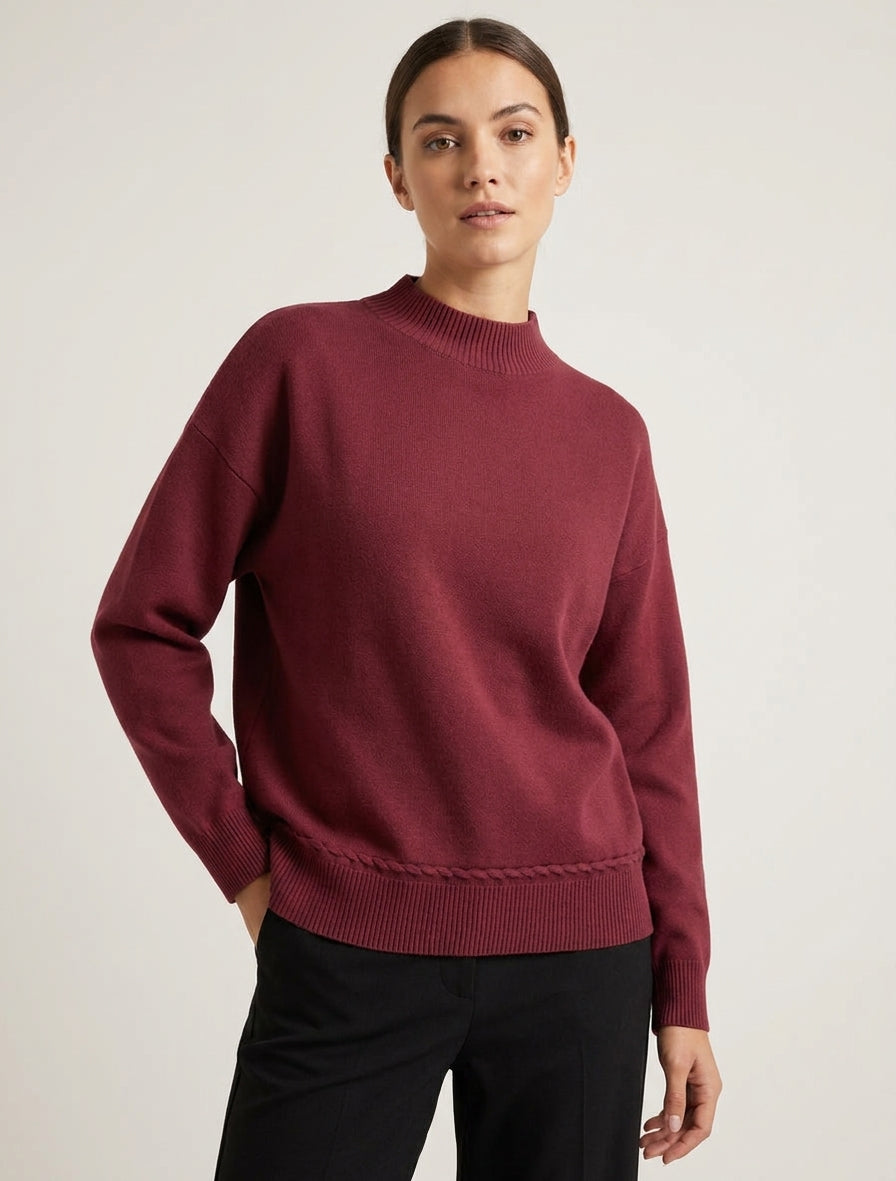 Maglione ampio a collo alto con cucitura fantasia. - Bordeaux