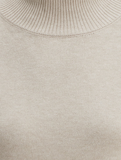 Pull uni à boutons décoratifs à l&
