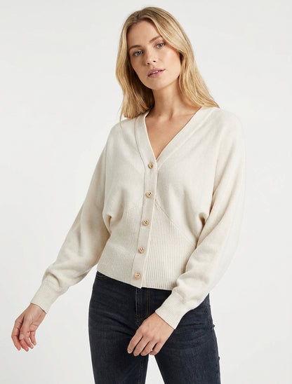 Maglione con bottoni decorativi a forma di cuore - Beige
