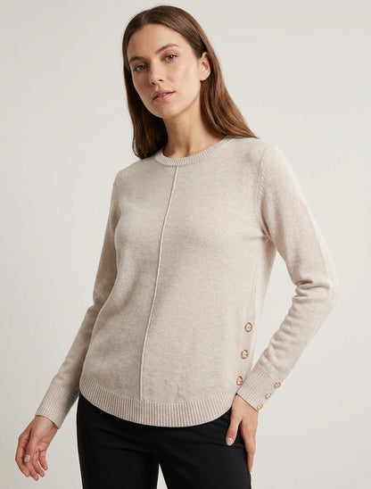 Maglione girocollo con inserto occhielli - Beige