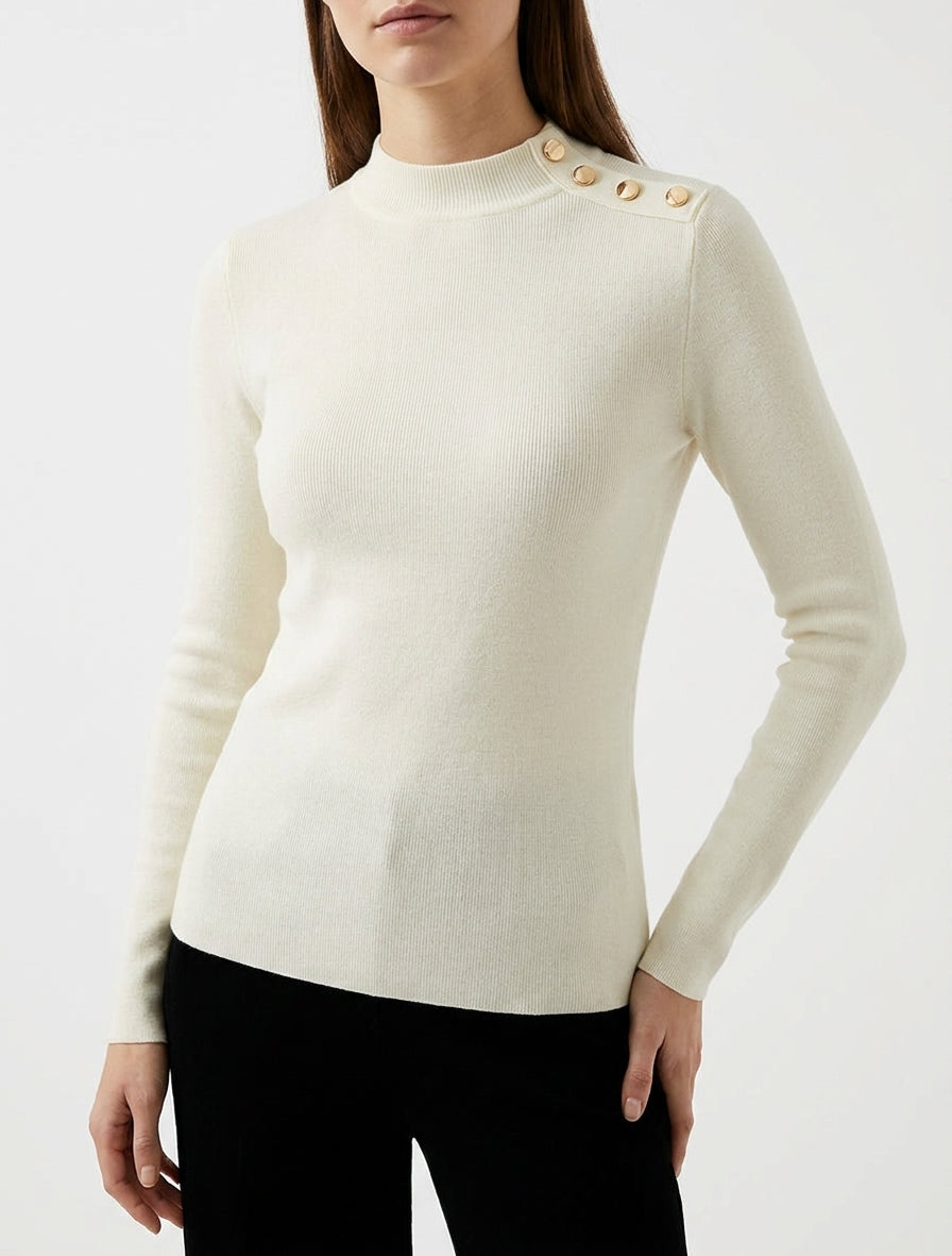 Maglia sottile aderente a collo alto con bottoni decorativi. - Crema
