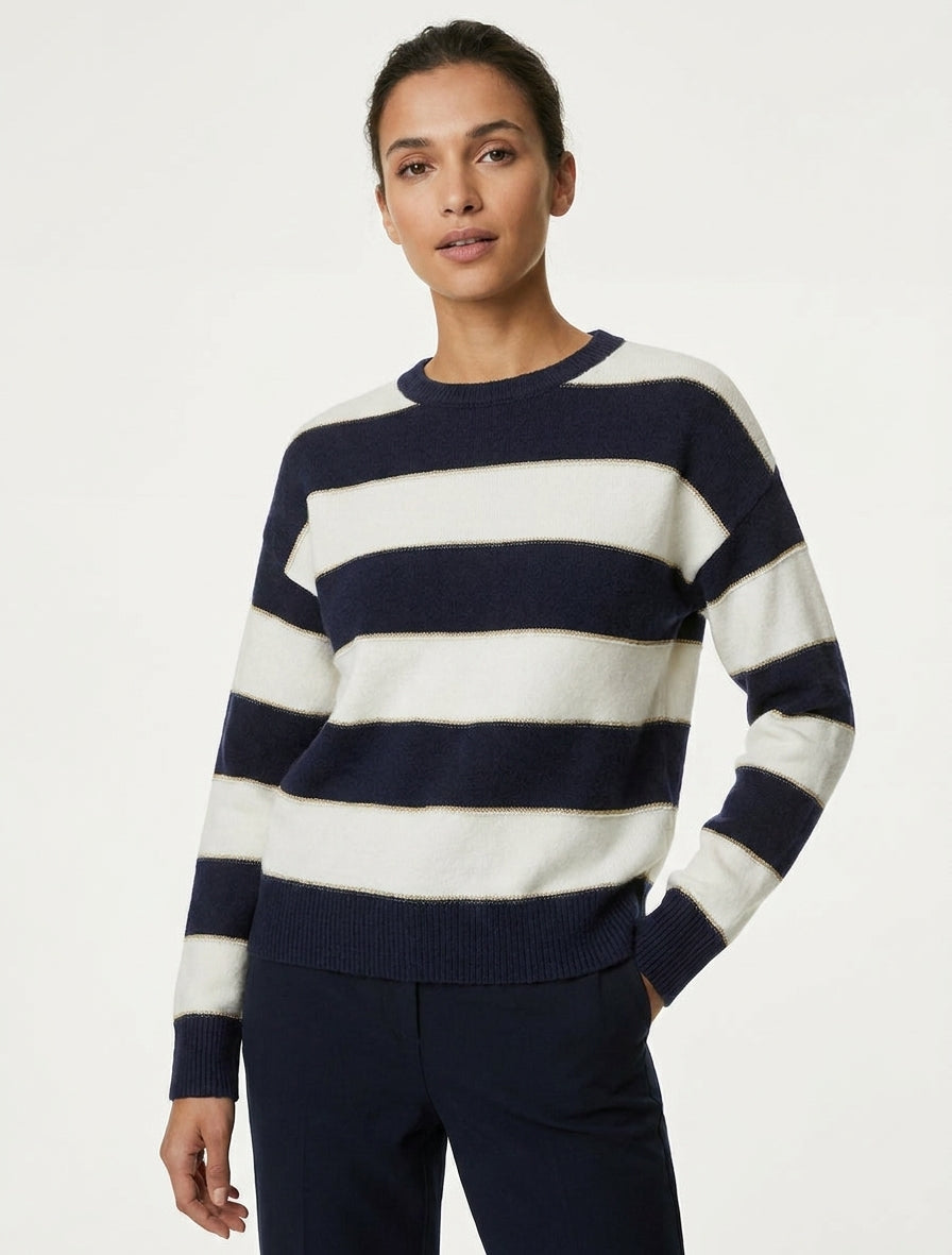 Maglione dritto a righe con bordino dorato e collo rotondo. - Marina