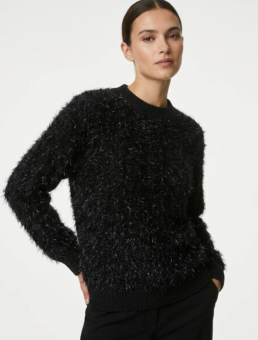 Maglione dritto effetto peluche con collo rotondo. - Nero