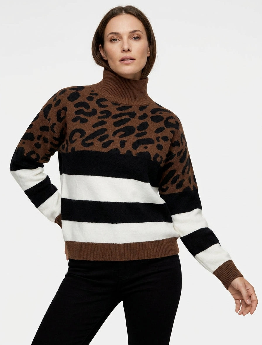 Maglione a collo alto con stampa leopardata e a righe. - Marrone