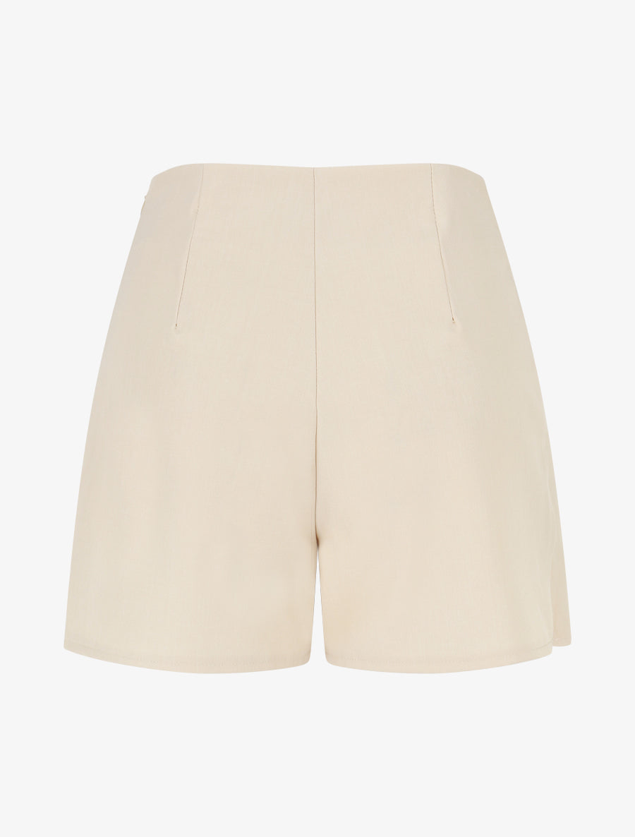 Short uni à boutons décoratifs - Beige - 2