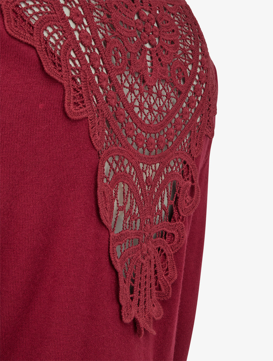 Maglione con collo a cowl e schiena in crochet. - Bordeaux