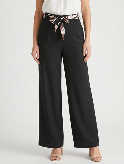 Pantaloni dritti con cintura effetto lino - Nero