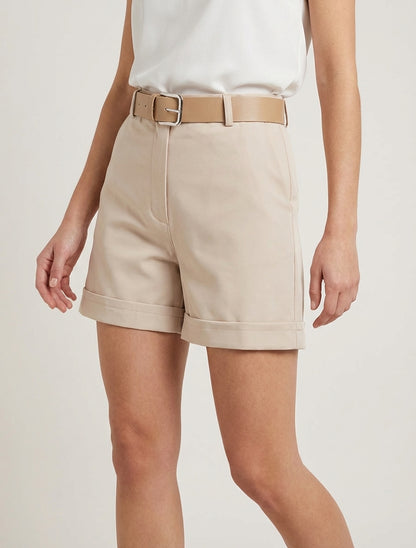 Short a tinta unita con orlo e cintura - Beige