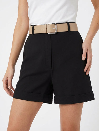 Short a tinta unita con orlo e cintura - Nero