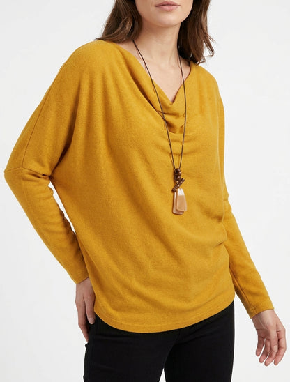 Maglia sottile a maniche pipistrello e collo a cascata. - Giallo senape