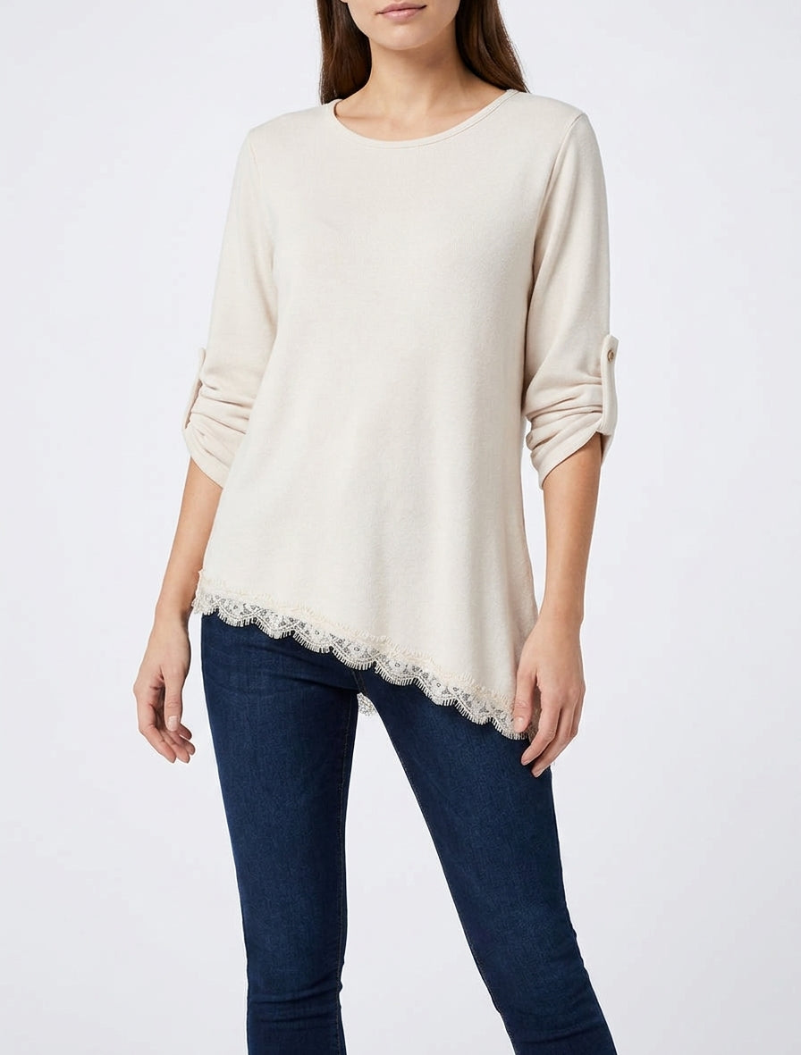 Maglione con bordi asimmetrici e pizzo - Crema