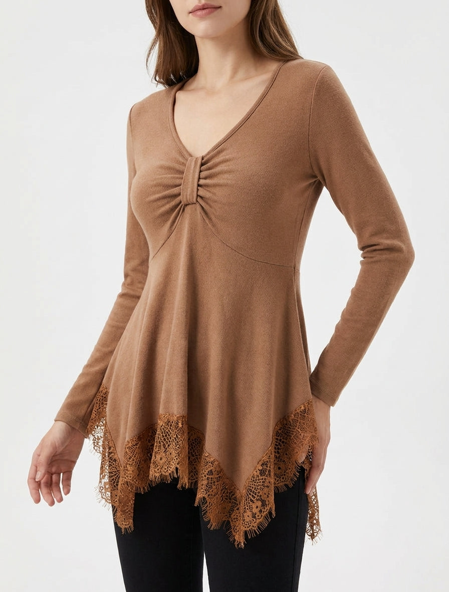 Maglia sottile con bordi asimmetrici in pizzo. - Chameau