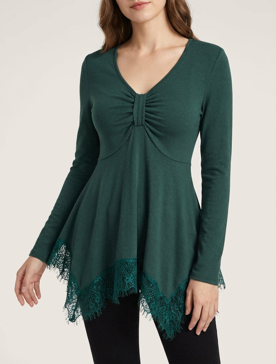Maglia sottile con bordi asimmetrici in pizzo. - Verde scuro